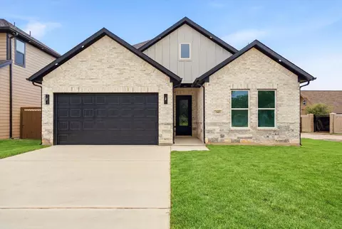 745 S Carroll St, La Porte, TX 77571