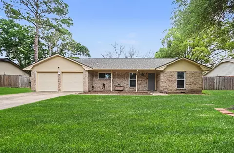 114 E Wildwinn Dr, Alvin, TX 77511