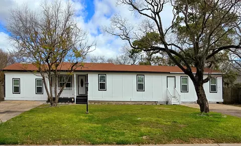 1132 18th Ave N, Texas City, TX 77590