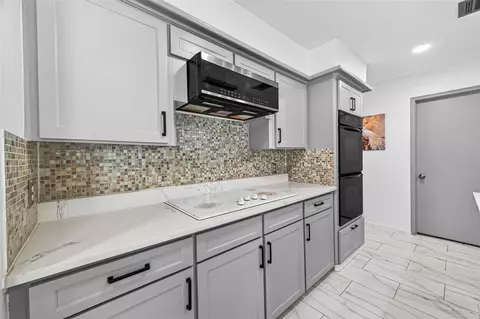 Kitchen - 17506 Sorrel Ridge Dr, Spring, TX 77388 photo 9 of 12