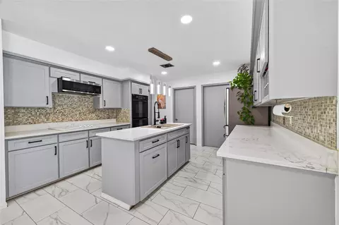 Kitchen - 17506 Sorrel Ridge Dr, Spring, TX 77388 photo 6 of 12