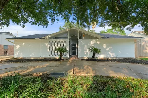 3327 Freshmeadows Dr, Houston, TX 77063