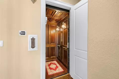 Entry Way - 29500 Skymac Ranch Rd, Hempstead, TX 77445 photo 4 of 7