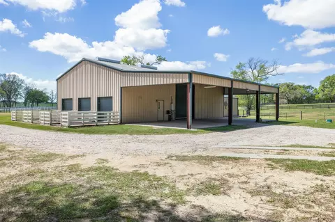 Exterior - 29500 Skymac Ranch Rd, Hempstead, TX 77445 photo 13 of 15