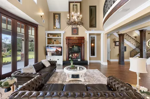Living - 29500 Skymac Ranch Rd, Hempstead, TX 77445 photo 2 of 3