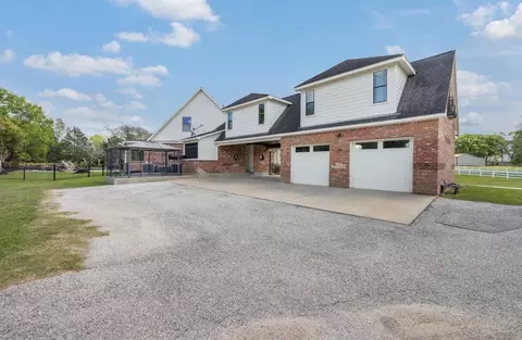 Exterior - 29500 Skymac Ranch Rd, Hempstead, TX 77445 photo 12 of 15