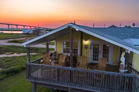 310 Shark Ln, Surfside Beach, TX 77541