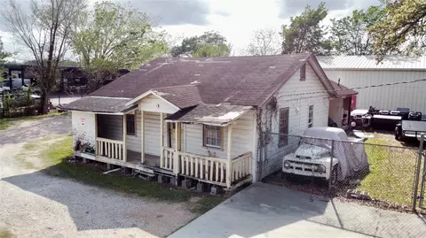 6951 Windfern Rd, Houston, TX 77040