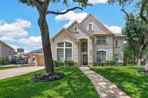 2002 Thorncrest Ct, Sugar Land, TX 77479