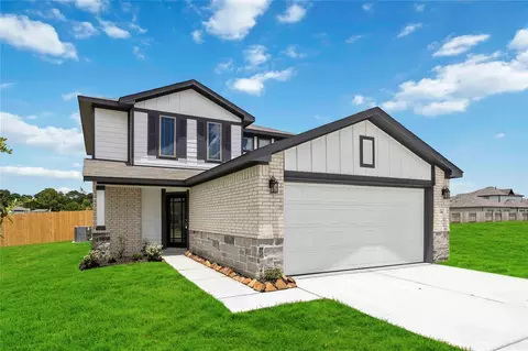 1200 Haverford Ln, Dayton, TX 77535