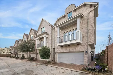8417 Water Oak Pass Dr, Houston, TX 77055