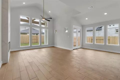 Living - 2819 Pathway Meadows Ln, Webster, TX 77598 photo 4 of 7