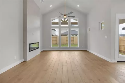 Living - 2819 Pathway Meadows Ln, Webster, TX 77598 photo 3 of 7