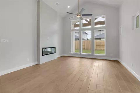Living - 2819 Pathway Meadows Ln, Webster, TX 77598 photo 5 of 7