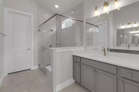 Bath - 2819 Pathway Meadows Ln, Webster, TX 77598 photo 5 of 8