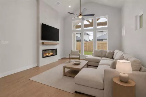 Living - 2819 Pathway Meadows Ln, Webster, TX 77598 photo 7 of 7