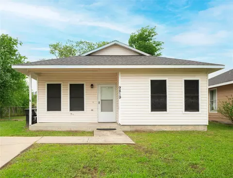 9819 Alcanterra Dr, Houston, TX 77078