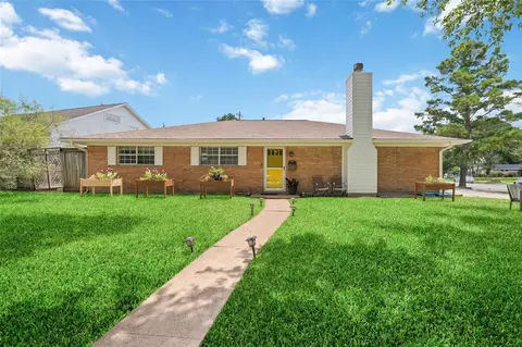 11011 Burdine St, Houston, TX 77096