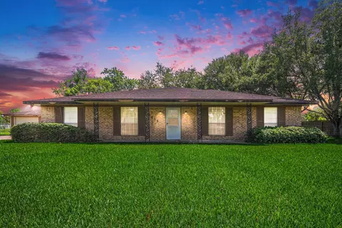 6618 Heron Ln, Pearland, TX 77584