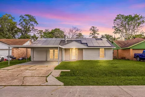 614 Red Oak Ave, Crosby, TX 77532