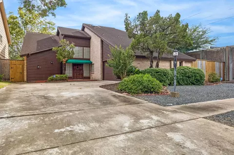 10327 Olympia Dr, Houston, TX 77042