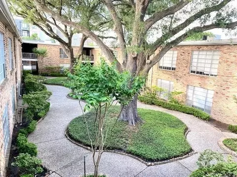 2101 Fountain View Dr #77B, Houston, TX 77057