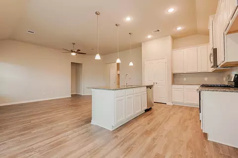 12388 Hackberry Dr, Willis, TX 77318 photo 5