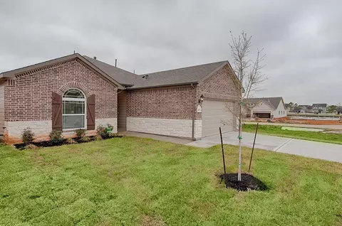 12388 Hackberry Dr, Willis, TX 77318 photo 2