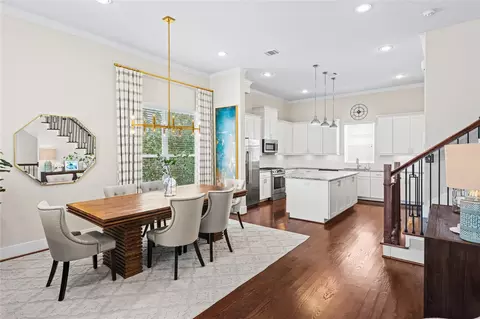 5809 E Post Oak Ln, Houston, TX 77055