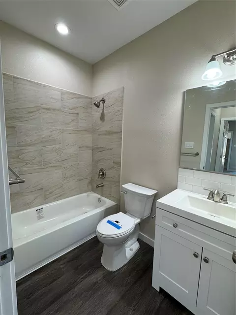 Bath - 50 Westlake W, Trinity, TX 75862 photo 3 of 3