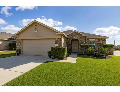 114 Mustang Stampede Dr, La Marque, TX 77568