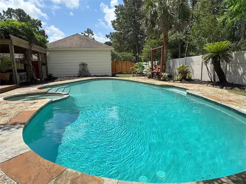 1911 Tawny Oaks Dr, Kingwood, TX 77345