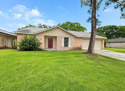 17234 Heritage Bay Dr, Webster, TX 77598