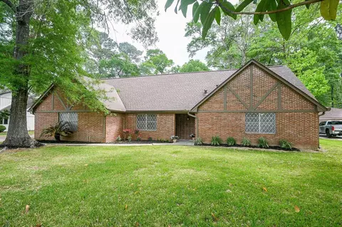 96 Panorama Dr, Conroe, TX 77304