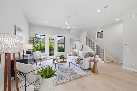 1715 Bologna Ln, Houston, TX 77055