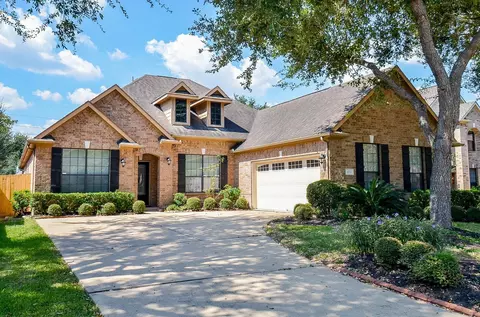 614 Coggins Point Way, Sugar Land, TX 77479
