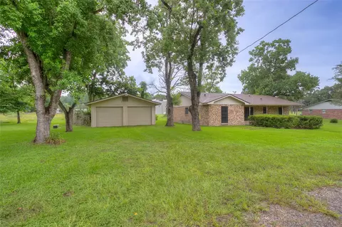 493 Lawrence Rd, Trinity, TX 75862 photo 2