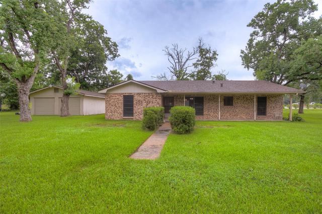493 Lawrence Rd, Trinity, TX 75862