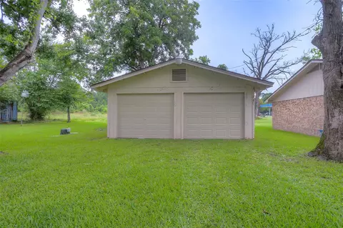 493 Lawrence Rd, Trinity, TX 75862 photo 3