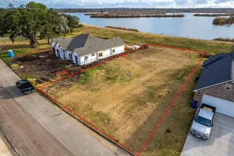 2134 Twin Lakes Blvd, West Columbia, TX 77486