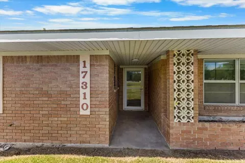17310 Wellborne Rd, Pearland, TX 77584