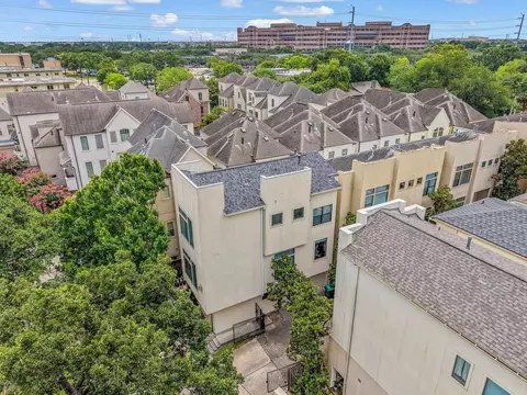 1914 Woodbury St, Houston, TX 77030