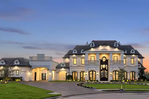 10 Castle Terrace Ln, Richmond, TX 77469