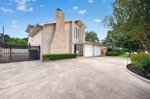 4823 Benning Dr, Houston, TX 77035