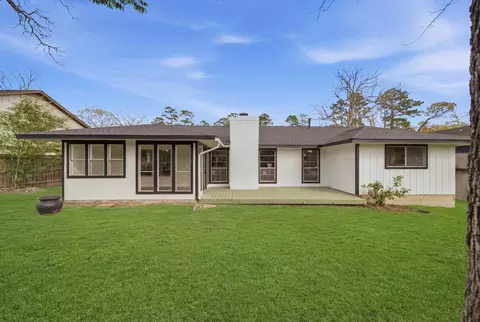 88 Rolling Hills Dr, Conroe, TX 77304