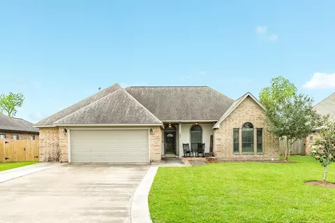 207 Hancock St, Clute, TX 77531