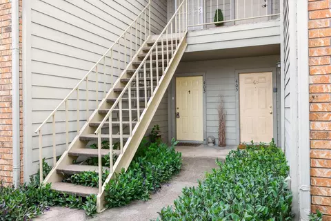 10615 Briar Forest Dr #403, Houston, TX 77042