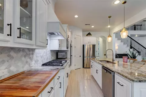Kitchen - 29903 Spring Side Ct, Fulshear, TX 77441 photo 5 of 6