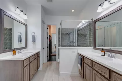 Bath - 29903 Spring Side Ct, Fulshear, TX 77441 photo 1 of 7