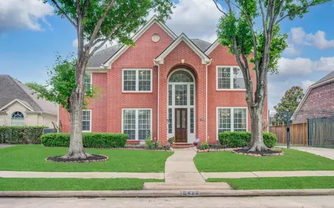 12427 Shadycrest Dr, Houston, TX 77082